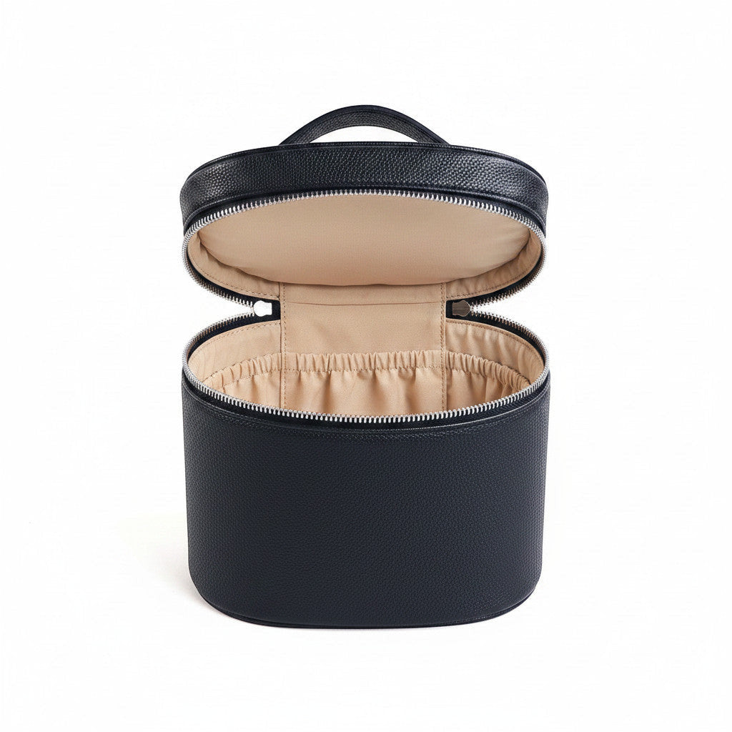 Trousse de voyage MoveLite QUEST noire en cuir grainé avec intérieur beige et fermeture éclair